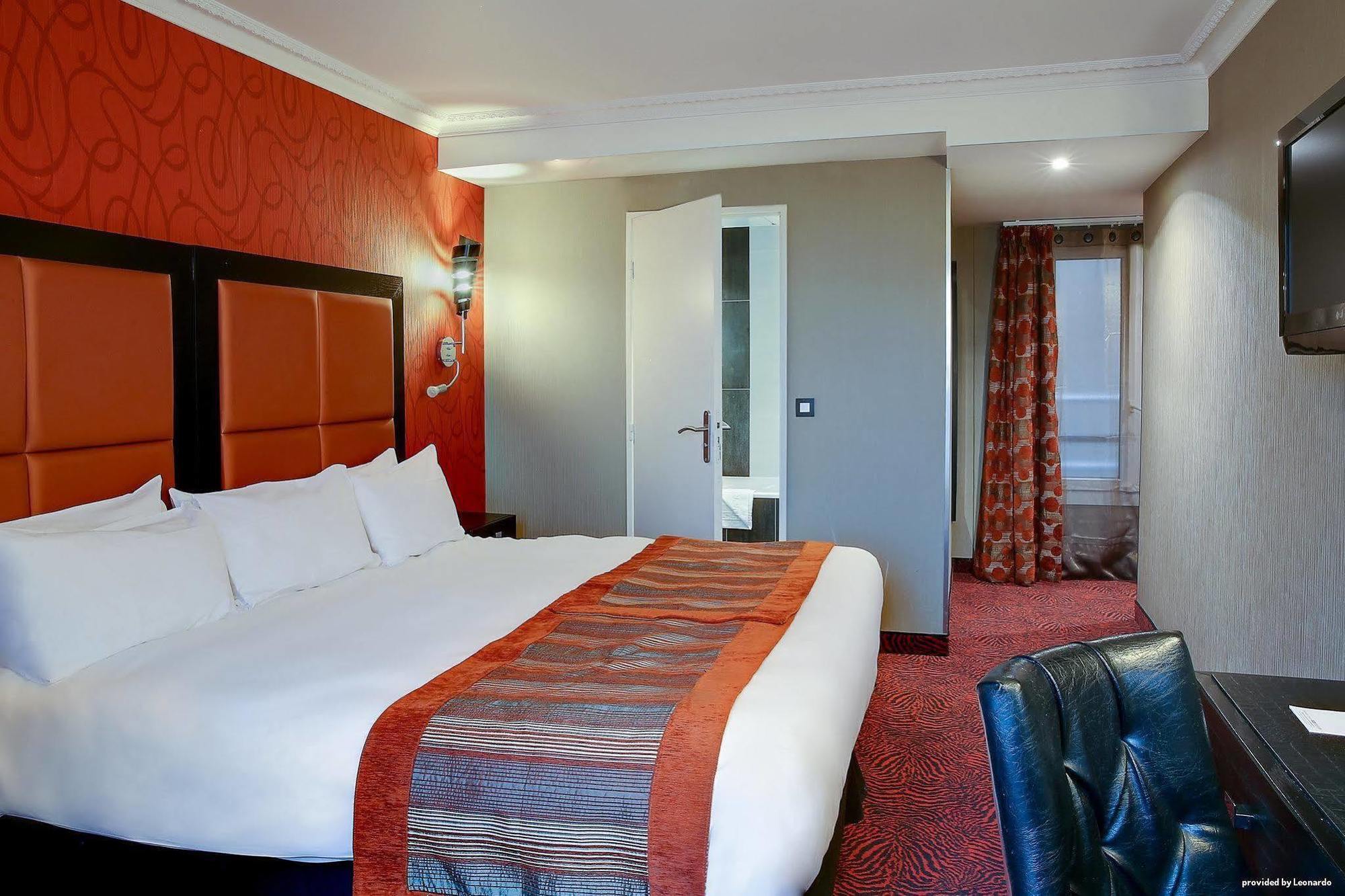 Western Opera Batignolles 4*