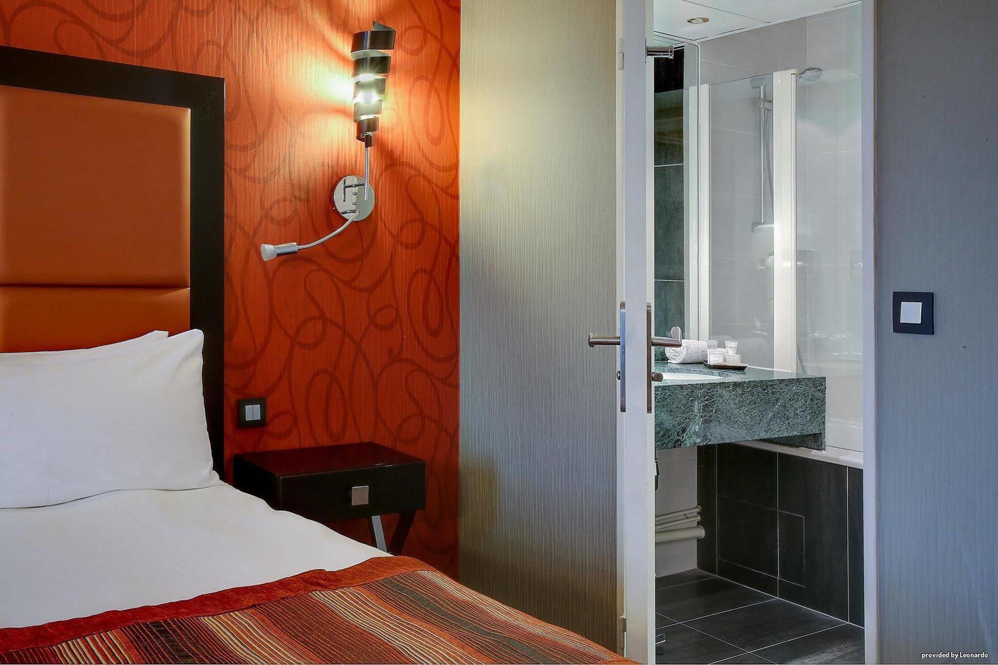 Western Opera Batignolles Hotel