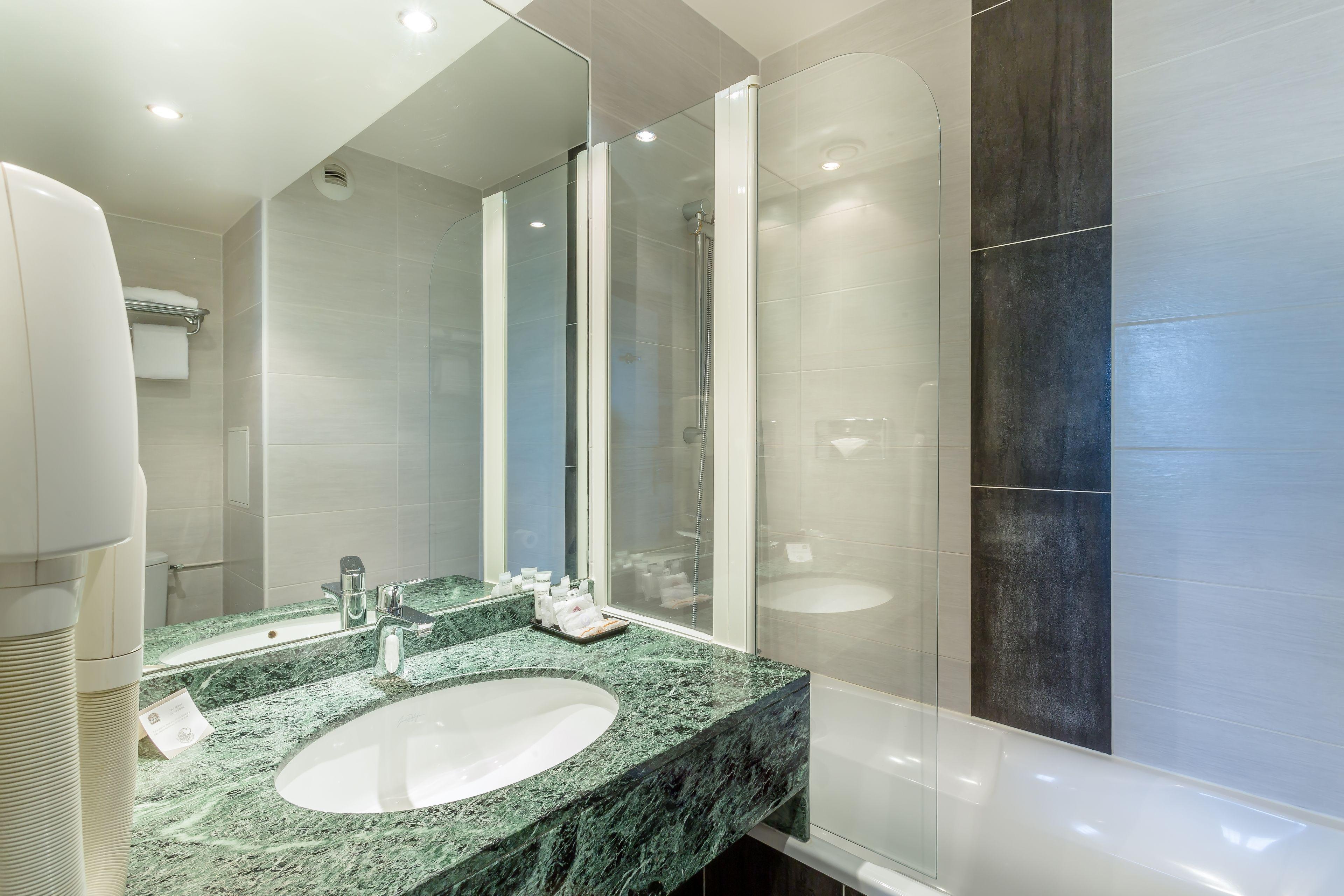 Western Opera Batignolles Hotel