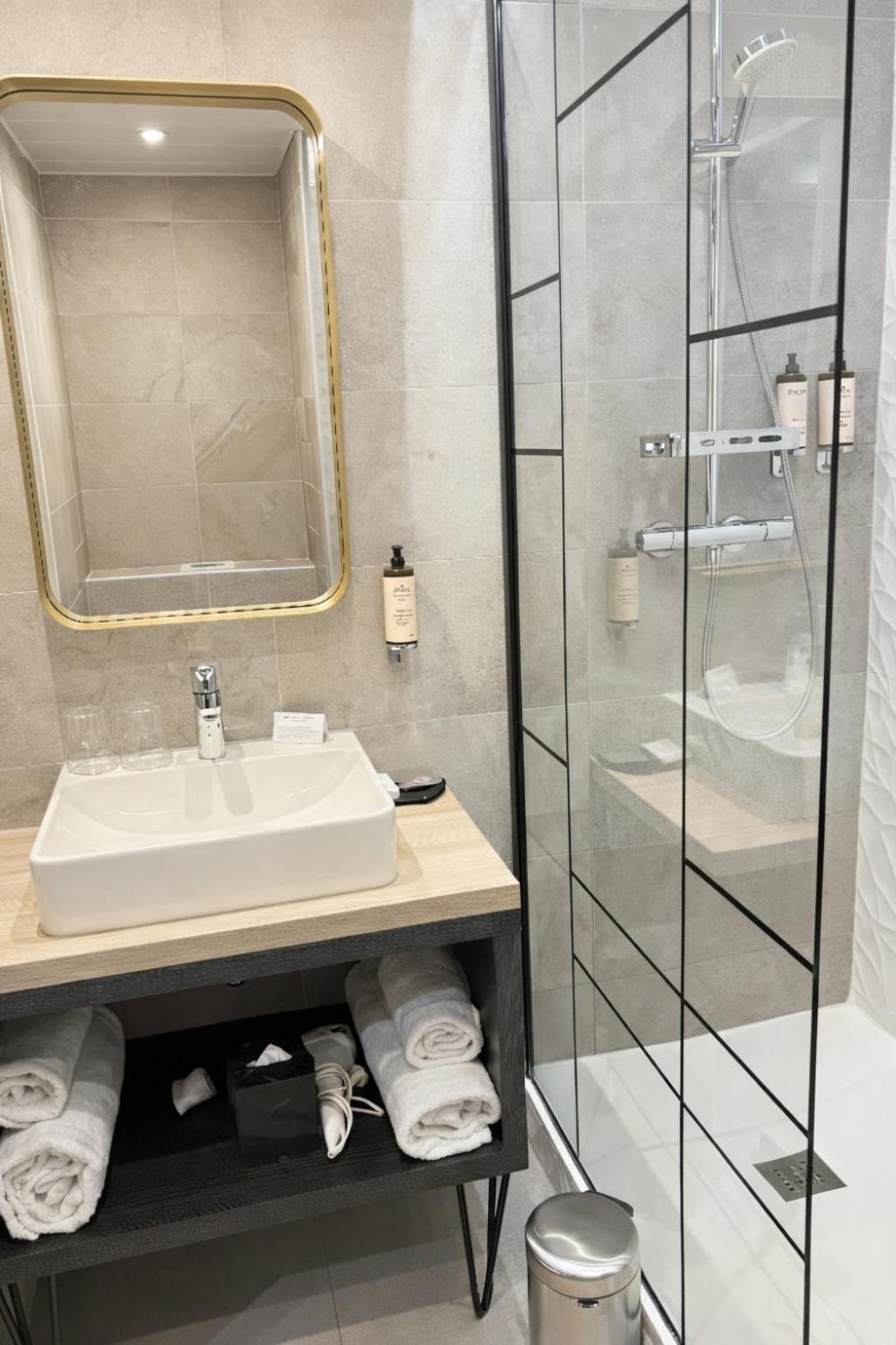 Hotel Western Opera Batignolles 4*