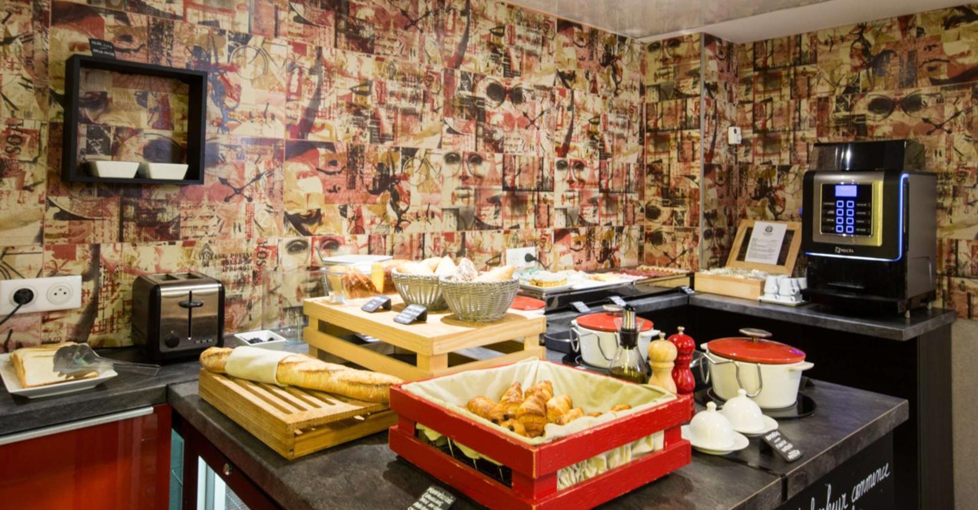 Hotel Western Opera Batignolles 4*